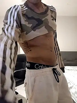 LeonRoots live sex cam