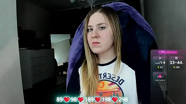 Olivia_Munk's cam snapshot