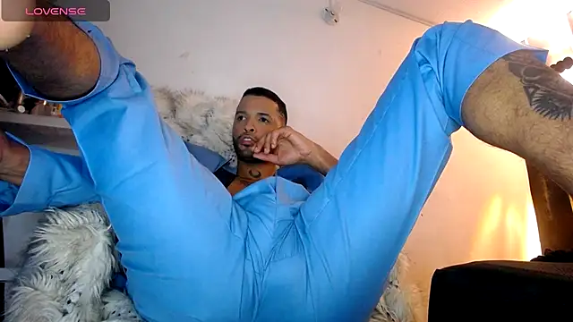 LickMyInk's cam snapshot