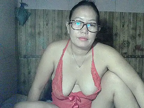 Pinay_BigTits69's cam snapshot