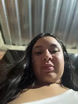 Pretty_Isadora live sex cam