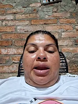 chubby_sexy_big_tits's cam snapshot