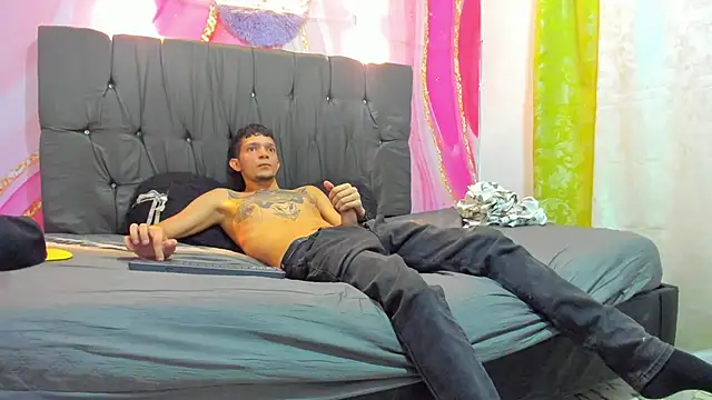 Straight_Guy22's cam snapshot