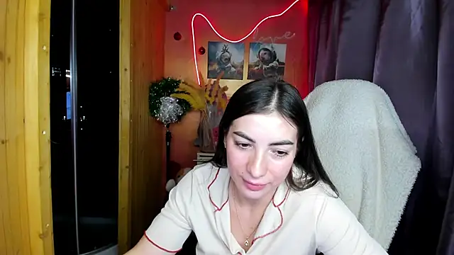 Fiery_Brunette_ live sex cam