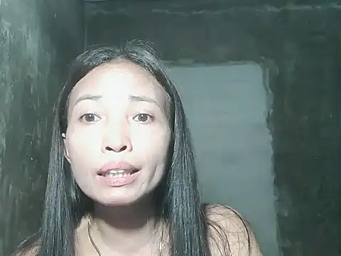 pinayhotii's cam snapshot