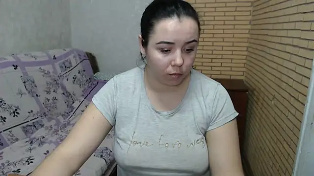 CutieMarine's cam snapshot