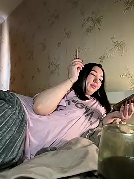 Naughtbaby_2025's cam snapshot