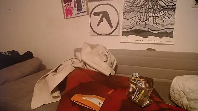 P4RtYBOII92 live sex cam