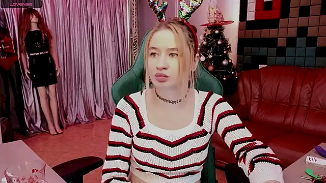 Leila_Pure's cam snapshot