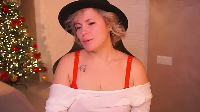 Charming_Daphny's cam snapshot