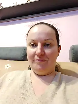 BustyLadyAlma live sex cam