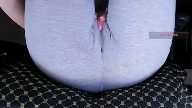 Cameltoe_squirt_inPants live sex cam