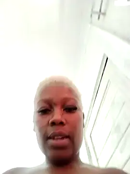 CuteBootyBae live sex cam