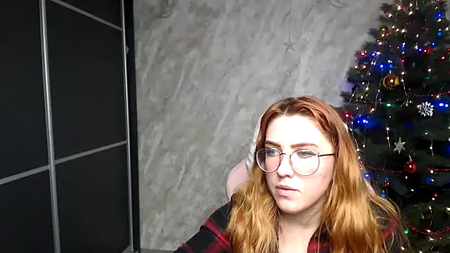 Reginasmilee live sex cam