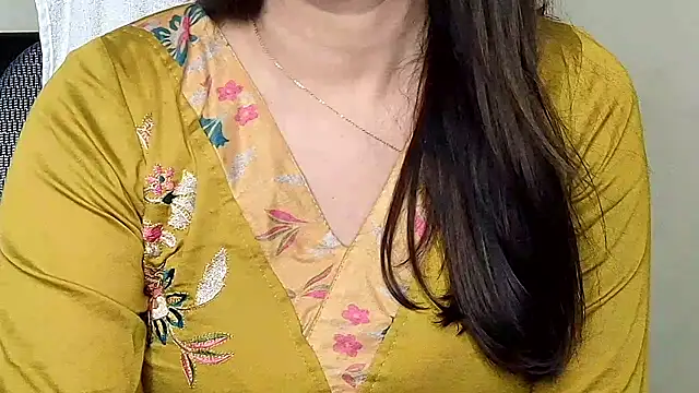 Naina_For_You live sex cam