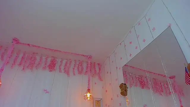 Lori_Evanss's cam snapshot