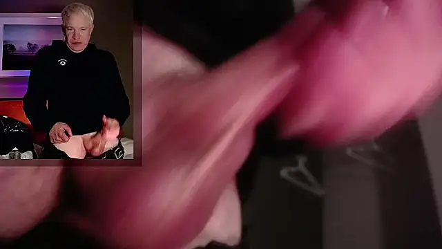 Snarfle82 live sex cam