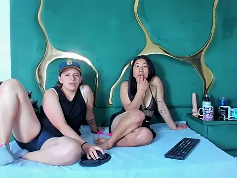 Alyssa_Noah's cam snapshot