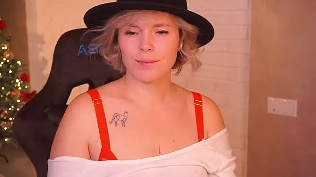 Charming_Daphny's cam snapshot