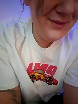 Sweettinydiamond live sex cam