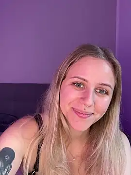 lunawolf21 live sex cam