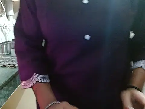 LovingPihu live sex cam