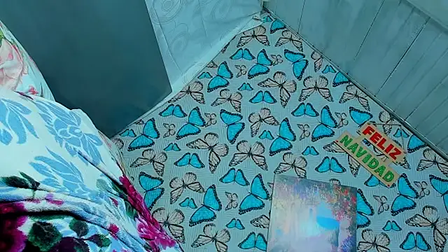 lucianaosorno25 live sex cam