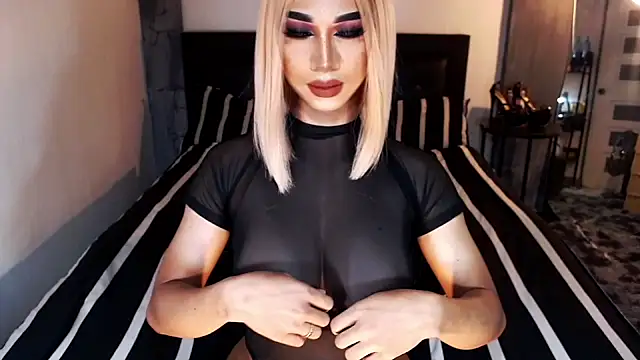 xMASSIVECOCKMISTRESS live sex cam