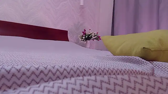 miss_biscuit_'s cam snapshot