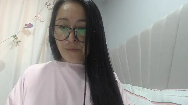 naughthyany16's cam snapshot