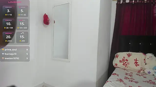 Sophia_Moons_'s cam snapshot