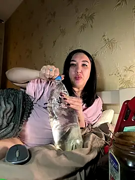 Naughtbaby_2025's cam snapshot