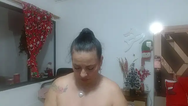 lindaesmeralda live sex cam