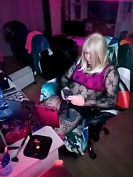 JulietteMaitresse live sex cam