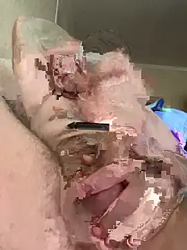 LuckyGirlfriends's cam snapshot