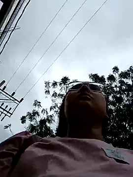 young_dairy01's cam snapshot