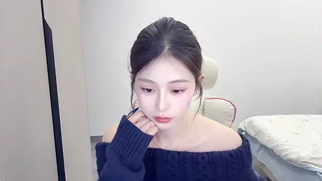 QQoooo-'s cam snapshot