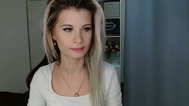 KristineGlow live sex cam