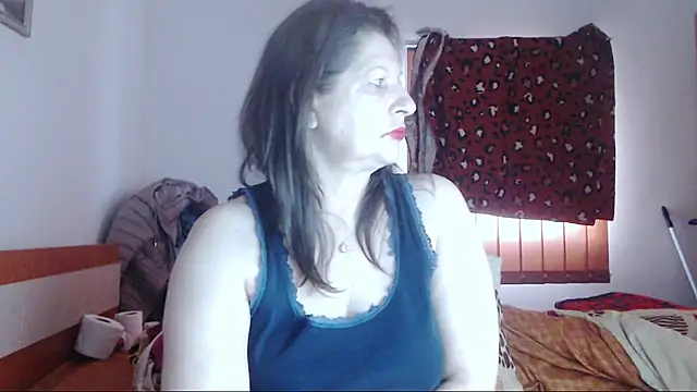 ExtasyMature live sex cam