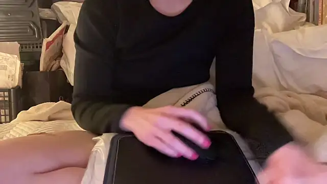 18yoteenvirgin's cam snapshot