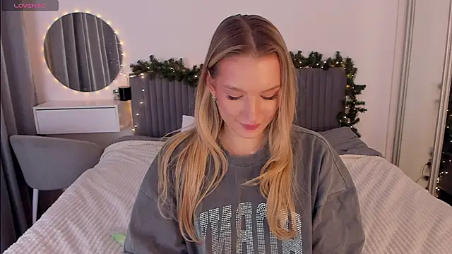 CassieRayss live sex cam