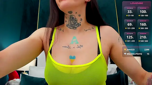 SarahLust live sex cam