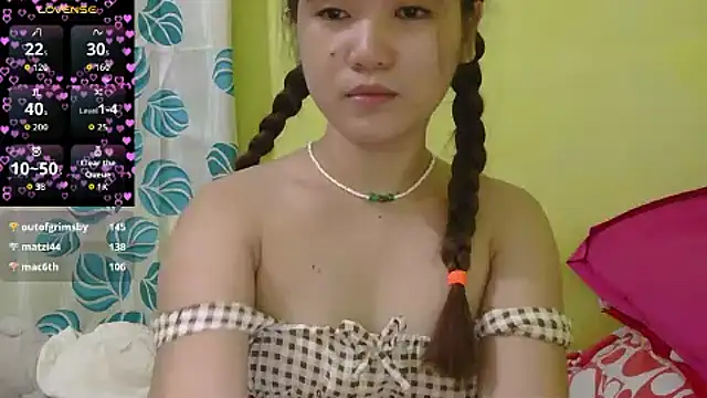 HornyAsian4uxx live sex cam