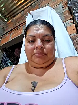 chubby_sexy_big_tits's cam snapshot