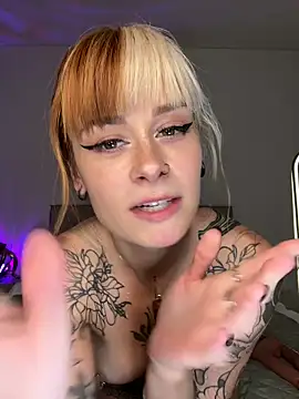 SallyDinosaur live sex cam