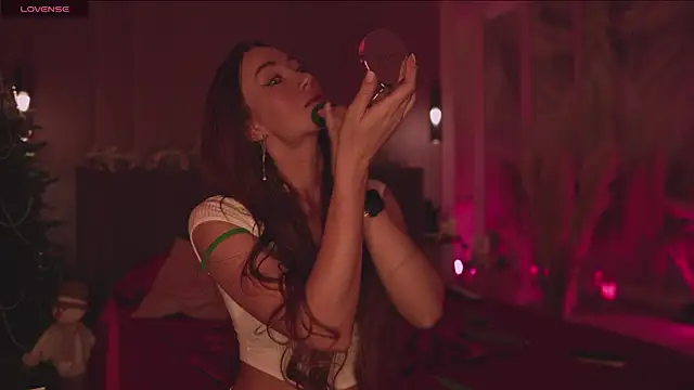 Serena_West_'s cam snapshot