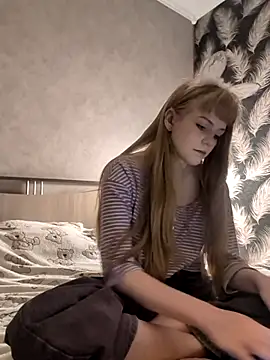 OpheliaZ live sex cam