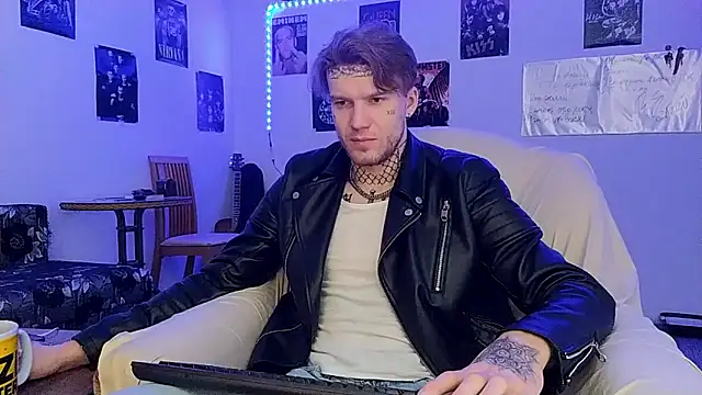 Huntall77 live sex cam