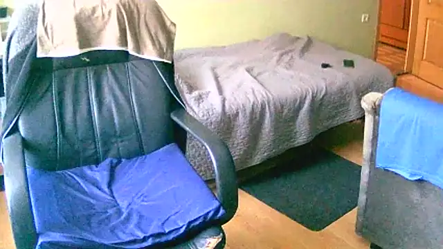 dado-hot12's cam snapshot