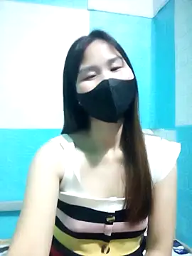 Donatella28 live sex cam